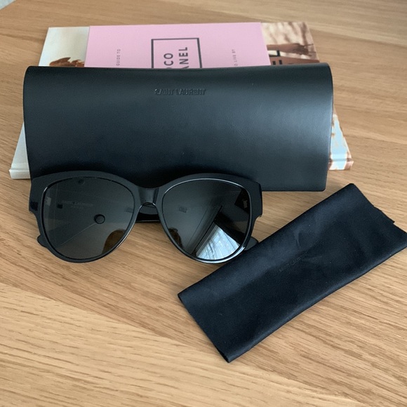 Saint Laurent Monogram M3 Sunglasses - Picture 7 of 7